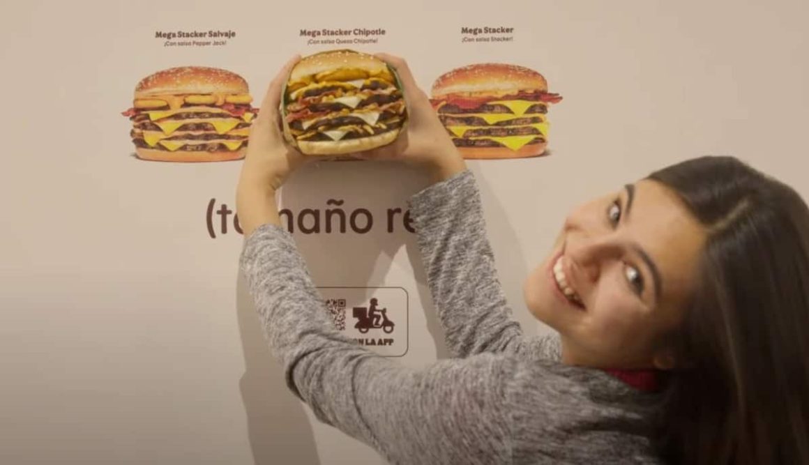 汉堡王Burger King面向麦当劳的大规模广告战 | 展示真实大小的汉堡