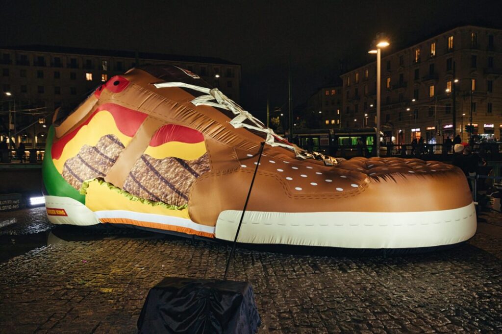 汉堡王和 Fila 推出外形酷似汉堡的运动鞋 上海深圳最好的营销设计创意服务