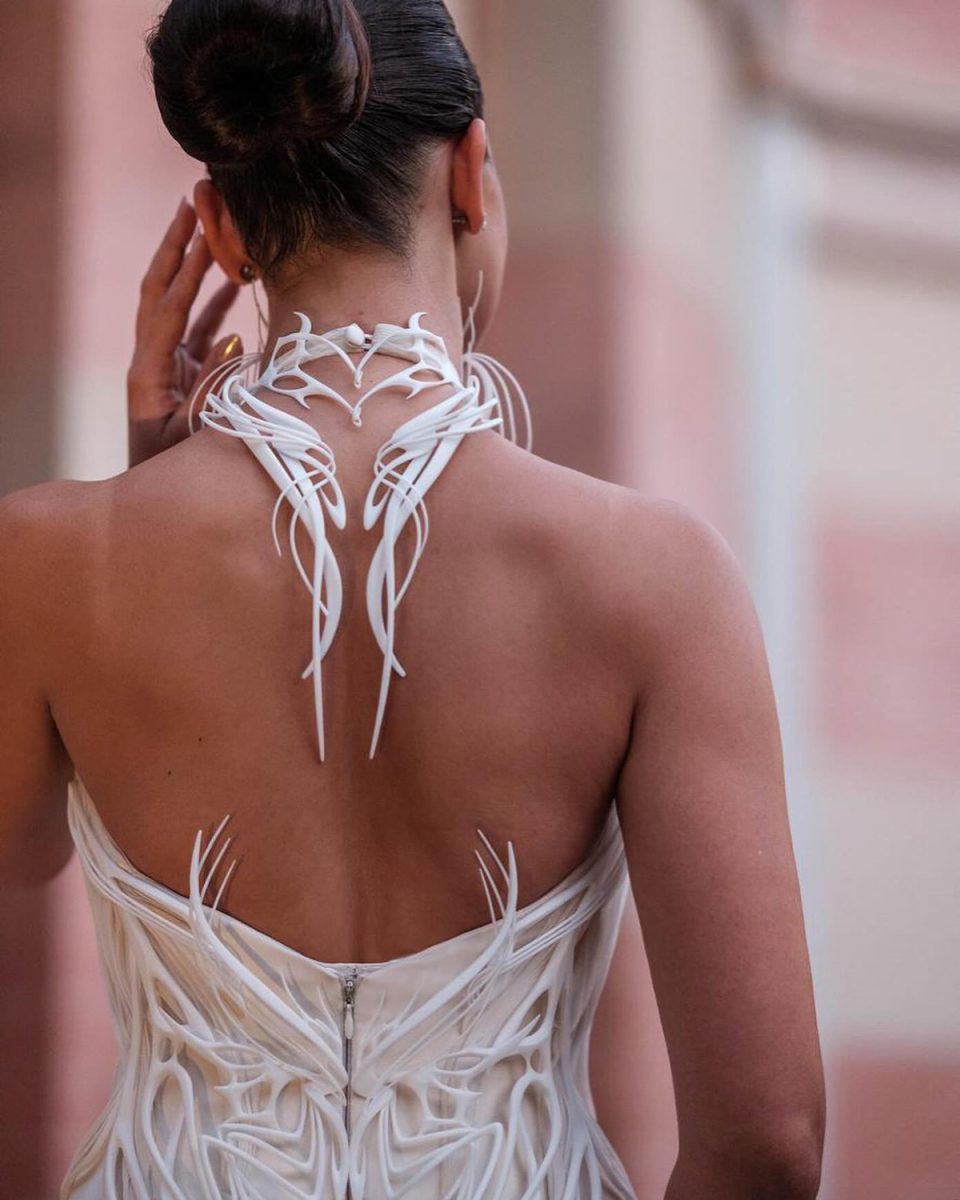 这位设计师设计了一件完全3D打印的婚纱